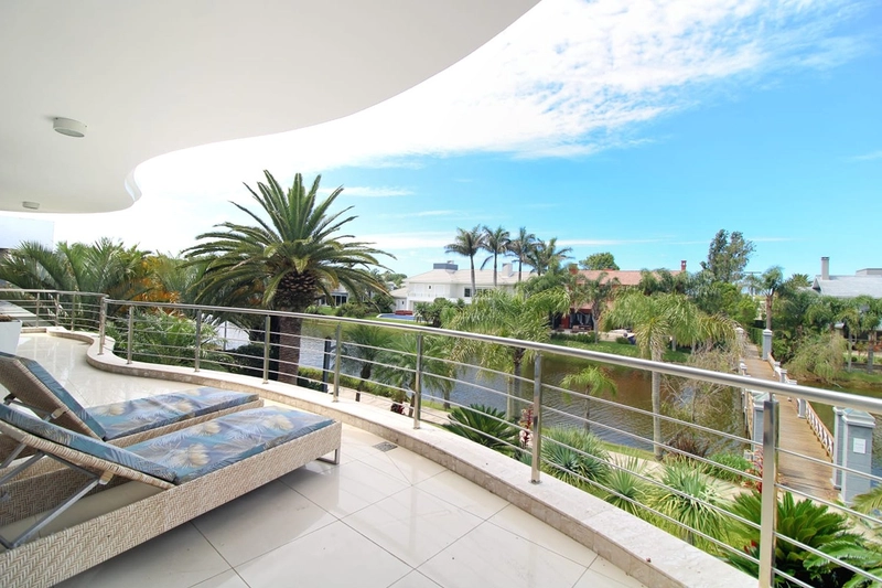 Mansão Beira Lago com 6 suítes à Venda no Ilhas Park em Atlântida.: 10ª foto da galeria de imagens do imóvel