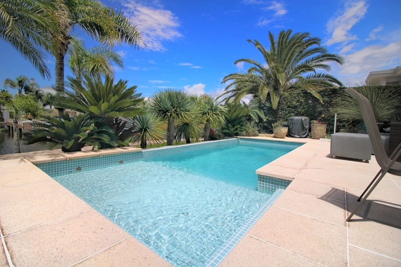 Mansão Beira Lago com 6 suítes à Venda no Ilhas Park em Atlântida.: 6ª foto da galeria de imagens do imóvel