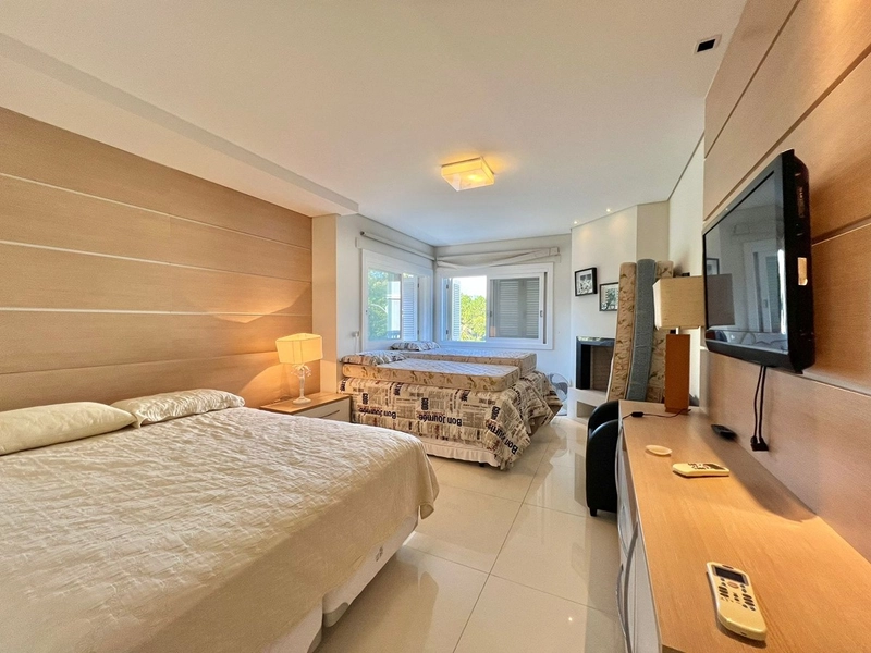 Mansão de 2 terrenos Beira Lago no Condomínio Atlântida Ilhas Park com 6 suítes. : 40ª foto da galeria de imagens do imóvel