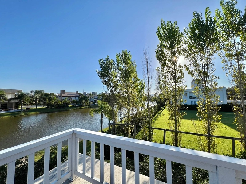 Mansão de 2 terrenos Beira Lago no Condomínio Atlântida Ilhas Park com 6 suítes. : 25ª foto da galeria de imagens do imóvel