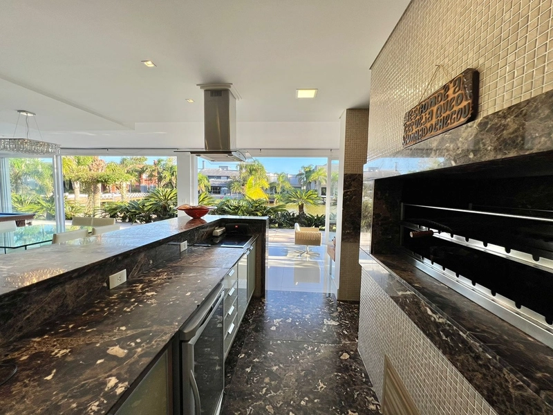 Mansão de 2 terrenos Beira Lago no Condomínio Atlântida Ilhas Park com 6 suítes. : 46ª foto da galeria de imagens do imóvel