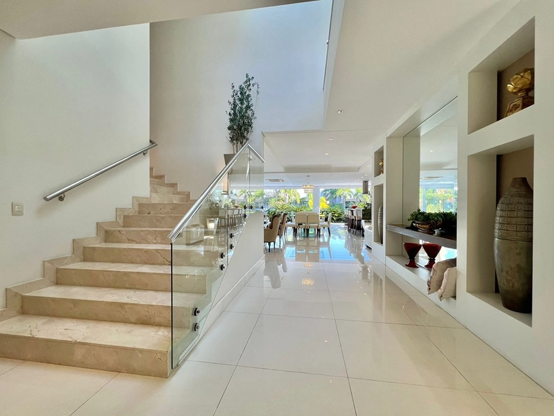 Mansão de 2 terrenos Beira Lago no Condomínio Atlântida Ilhas Park com 6 suítes. : 17ª foto da galeria de imagens do imóvel