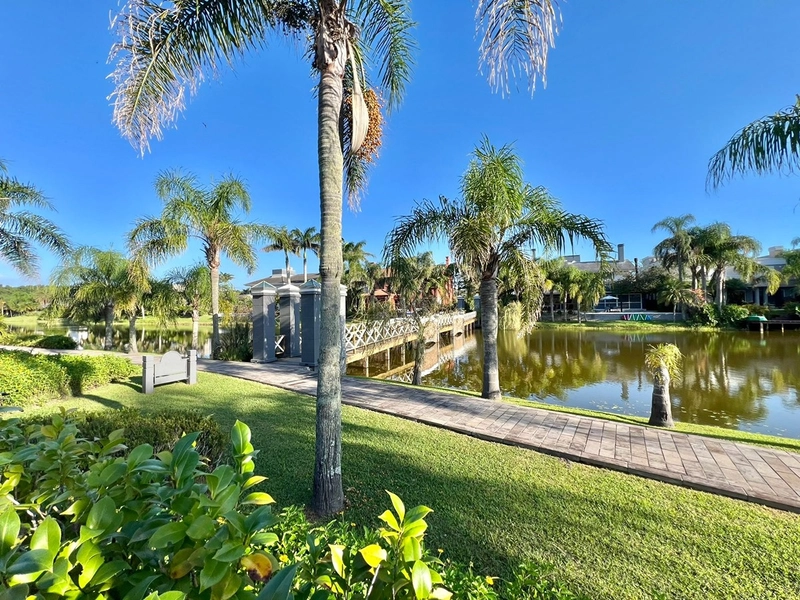 Mansão de 2 terrenos Beira Lago no Condomínio Atlântida Ilhas Park com 6 suítes. : 23ª foto da galeria de imagens do imóvel