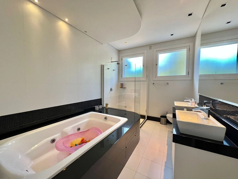 Mansão de 2 terrenos Beira Lago no Condomínio Atlântida Ilhas Park com 6 suítes. : 45ª foto da galeria de imagens do imóvel