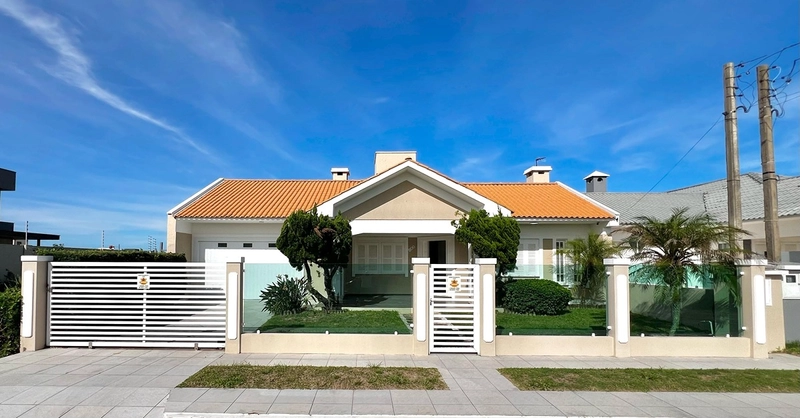 Maravilhosa casa ao Lado do Los Cobos, próximo ao Mar e com Piscina! : 1ª foto da galeria de imagens do imóvel
