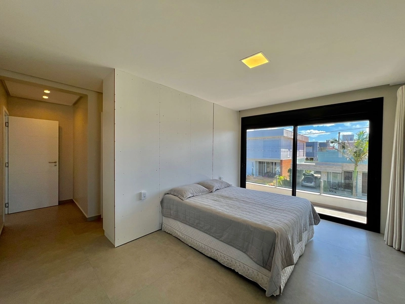 Excelente Sobrado à venda no Condomínio Beira Mar, com vista para o mar e o condomínio conta com uma infraestrutura completa de lazer. : 18ª foto da galeria de imagens do imóvel