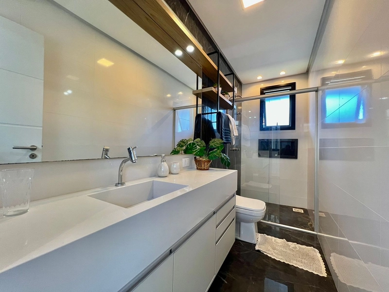 Excelente Sobrado à venda no Condomínio Beira Mar, com vista para o mar e o condomínio conta com uma infraestrutura completa de lazer. : 26ª foto da galeria de imagens do imóvel