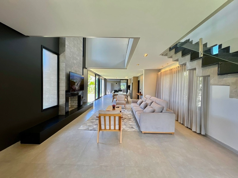 Excelente Sobrado à venda no Condomínio Beira Mar, com vista para o mar e o condomínio conta com uma infraestrutura completa de lazer. : 11ª foto da galeria de imagens do imóvel