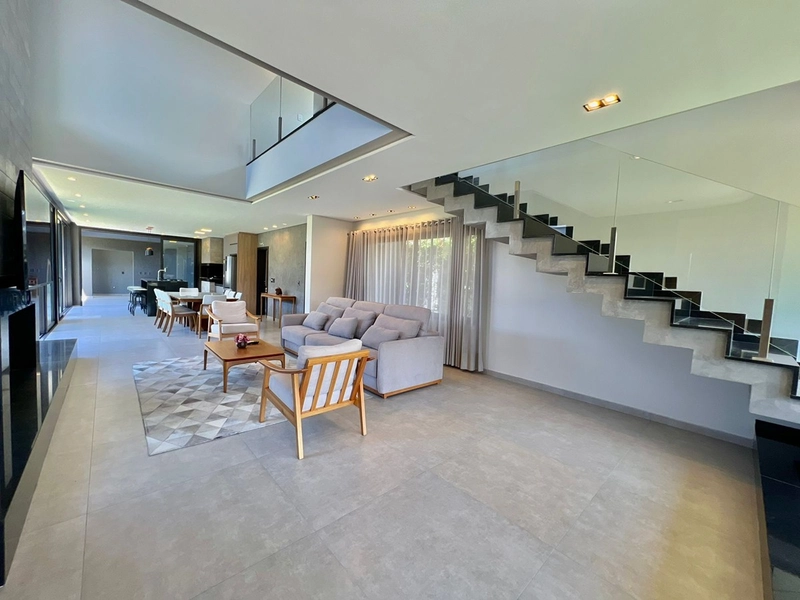 Excelente Sobrado à venda no Condomínio Beira Mar, com vista para o mar e o condomínio conta com uma infraestrutura completa de lazer. : 9ª foto da galeria de imagens do imóvel