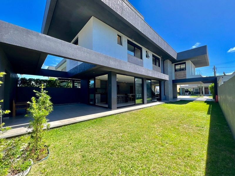 Excelente Sobrado à venda no Condomínio Beira Mar, com vista para o mar e o condomínio conta com uma infraestrutura completa de lazer. : 7ª foto da galeria de imagens do imóvel