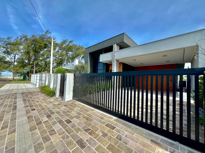 Casa Nova Perto do Mar à Venda! : 2ª foto da galeria de imagens do imóvel