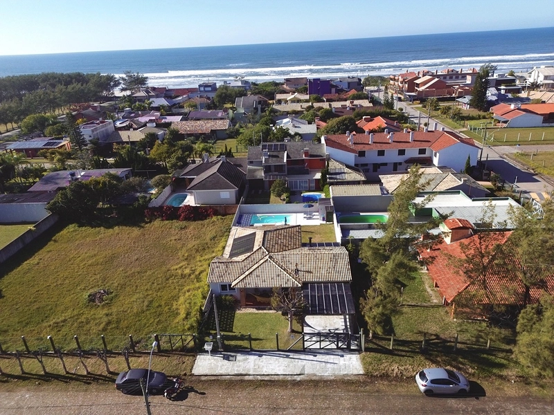 Excelente Casa apenas 3 quadras do mar! : 2ª foto da galeria de imagens do imóvel