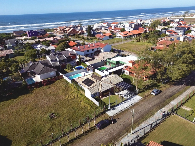 Excelente Casa apenas 3 quadras do mar! : 1ª foto da galeria de imagens do imóvel