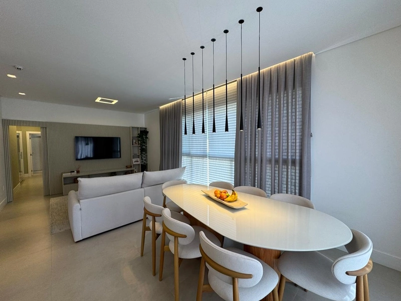 Balneário Camboriú - Centro - Próximo do Mar - Apartamento Giardino c/ 280m² privativos - 3 suítes individuais - 3 vagas de garagem : 4ª foto da galeria de imagens do imóvel