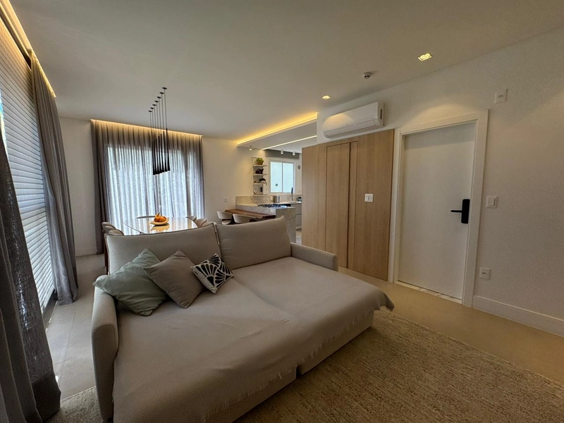 Balneário Camboriú - Centro - Próximo do Mar - Apartamento Giardino c/ 280m² privativos - 3 suítes individuais - 3 vagas de garagem : 10ª foto da galeria de imagens do imóvel