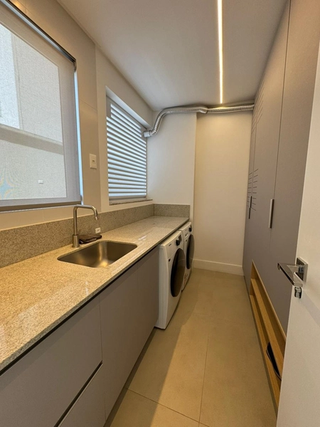 Balneário Camboriú - Centro - Próximo do Mar - Apartamento Giardino c/ 280m² privativos - 3 suítes individuais - 3 vagas de garagem : 15ª foto da galeria de imagens do imóvel