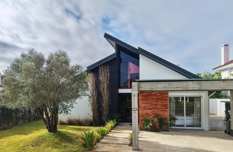 Uma casa incrível, com uma vista exclusiva e privilegiada para o campo de Golfe!: 1ª foto da galeria de imagens do imóvel