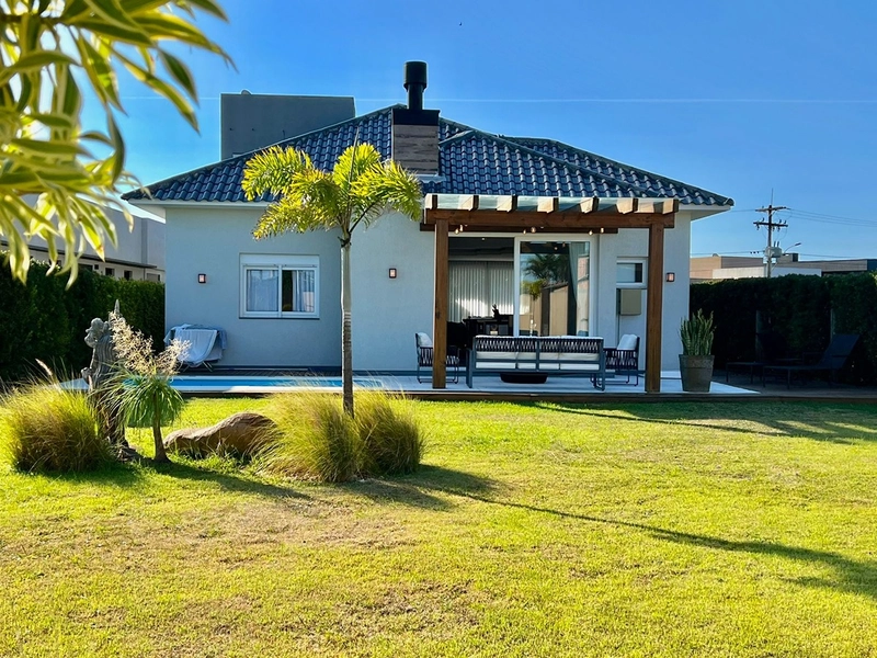 Uma casa funcional, de fundos para área verde com bastante espaço e ventilação! : 26ª foto da galeria de imagens do imóvel