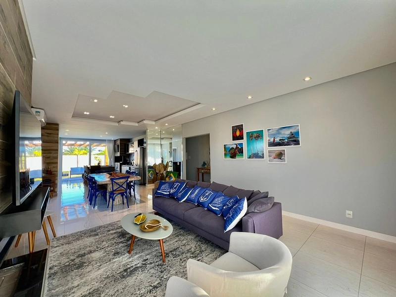 Uma casa funcional, de fundos para área verde com bastante espaço e ventilação! : 8ª foto da galeria de imagens do imóvel