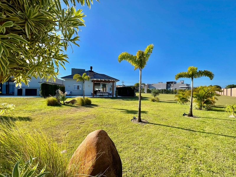 Uma casa funcional, de fundos para área verde com bastante espaço e ventilação! : 27ª foto da galeria de imagens do imóvel