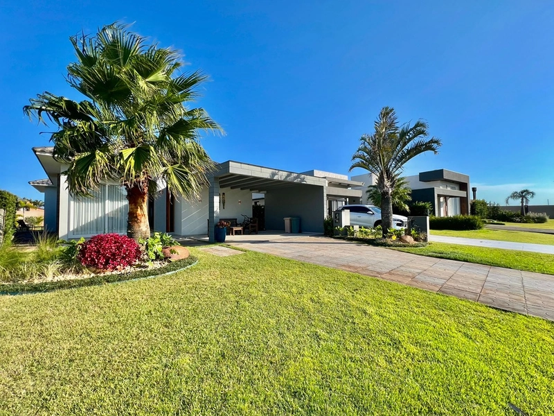 Uma casa funcional, de fundos para área verde com bastante espaço e ventilação! : 4ª foto da galeria de imagens do imóvel