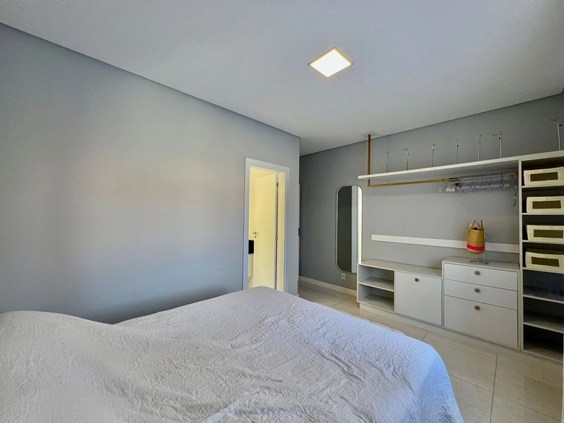 Uma casa funcional, de fundos para área verde com bastante espaço e ventilação! : 32ª foto da galeria de imagens do imóvel