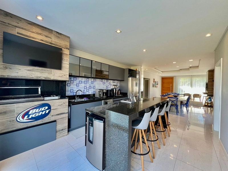 Uma casa funcional, de fundos para área verde com bastante espaço e ventilação! : 16ª foto da galeria de imagens do imóvel