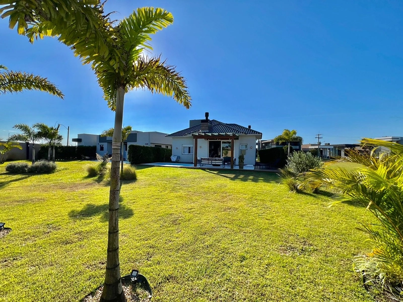 Uma casa funcional, de fundos para área verde com bastante espaço e ventilação! : 23ª foto da galeria de imagens do imóvel