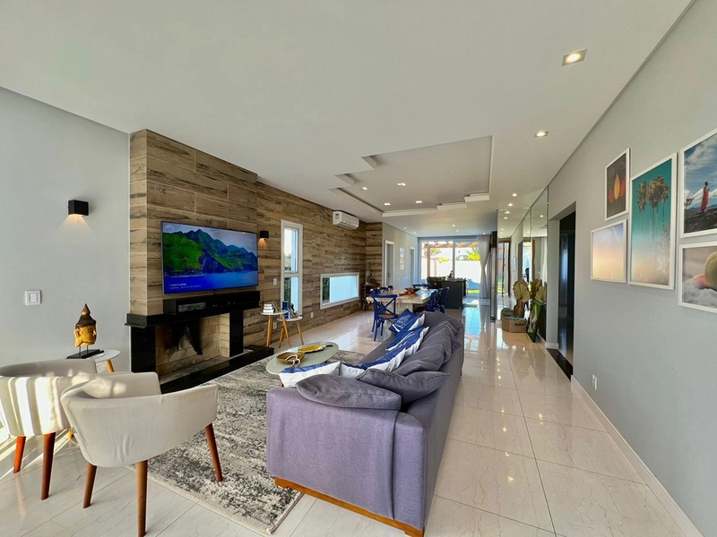 Uma casa funcional, de fundos para área verde com bastante espaço e ventilação! : 5ª foto da galeria de imagens do imóvel