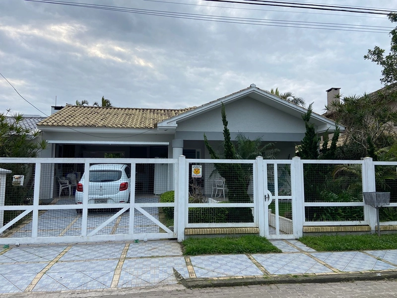 Excelente Casa Térrea no Centro da Praia de Xangri-lá!: 2ª foto da galeria de imagens do imóvel