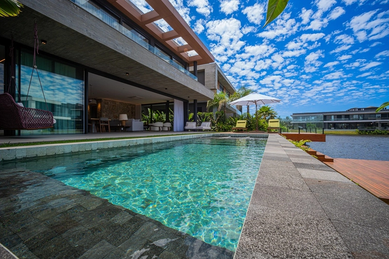 🏡 CASA DE ALTO PADRÃO NO CONDOMÍNIO SENSE – XANGRI-LÁ: 10ª foto da galeria de imagens do imóvel