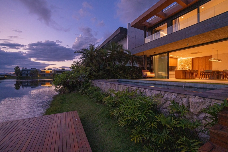 🏡 CASA DE ALTO PADRÃO NO CONDOMÍNIO SENSE – XANGRI-LÁ: 16ª foto da galeria de imagens do imóvel