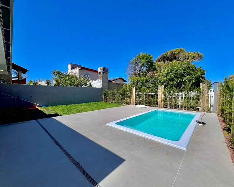 Excelente Casa Perto do Mar, Mobília NOVA, com Piscina, Churrasqueira e um Amplo pátio!: 6ª foto da galeria de imagens do imóvel