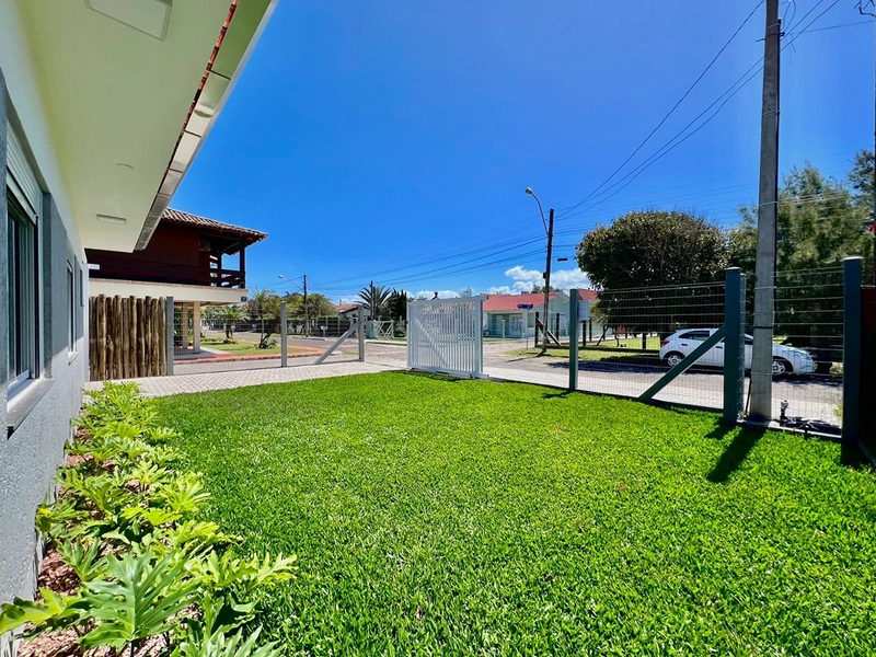 Excelente Casa Perto do Mar, Mobília NOVA, com Piscina, Churrasqueira e um Amplo pátio!: 4ª foto da galeria de imagens do imóvel
