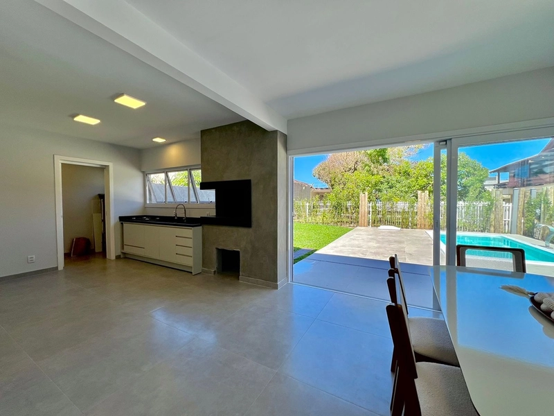 Excelente Casa Perto do Mar, Mobília NOVA, com Piscina, Churrasqueira e um Amplo pátio!: 11ª foto da galeria de imagens do imóvel