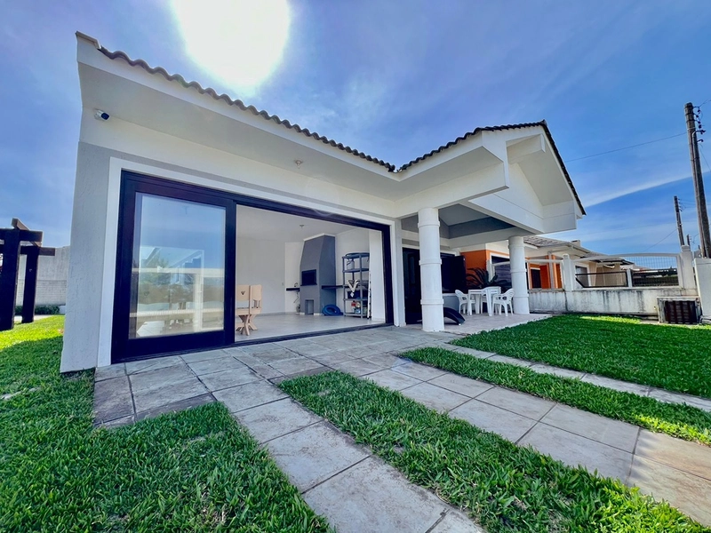 Uma casa para você e sua família aproveitarem o Verão! : 1ª foto da galeria de imagens do imóvel
