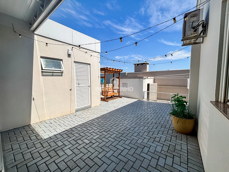 Casa de Alto Padrão - 3 Dormitórios - Com Piscina: 18ª foto da galeria de imagens do imóvel