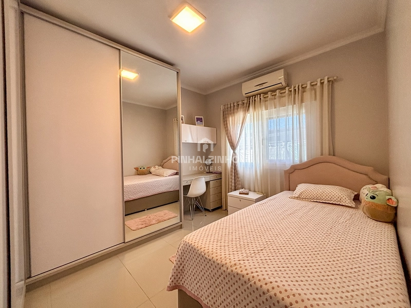 Casa de Alto Padrão - 3 Dormitórios - Com Piscina: 13ª foto da galeria de imagens do imóvel