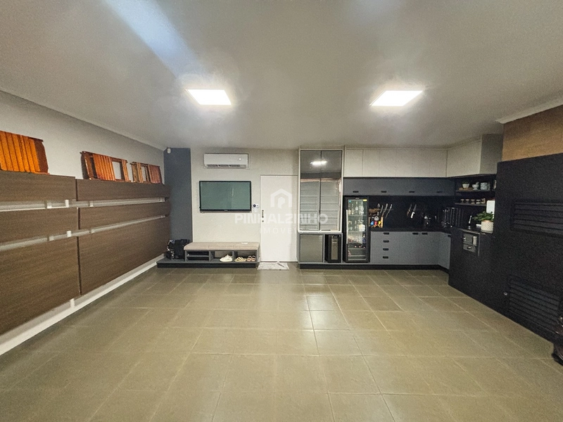 Casa de Alto Padrão - 3 Dormitórios - Com Piscina: 8ª foto da galeria de imagens do imóvel