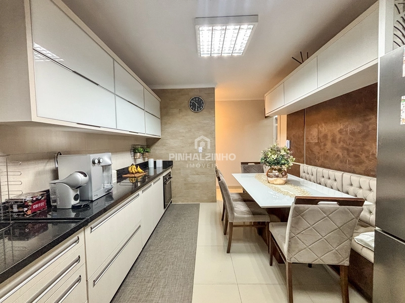 Casa de Alto Padrão - 3 Dormitórios - Com Piscina: 7ª foto da galeria de imagens do imóvel