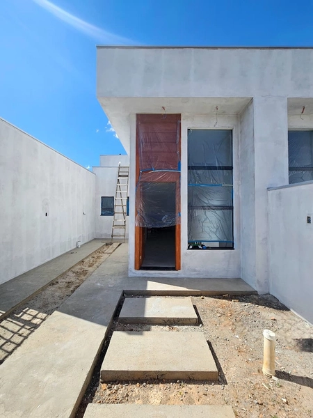 Casa Geminada no Bairro Santa Helena: 2ª foto da galeria de imagens do imóvel