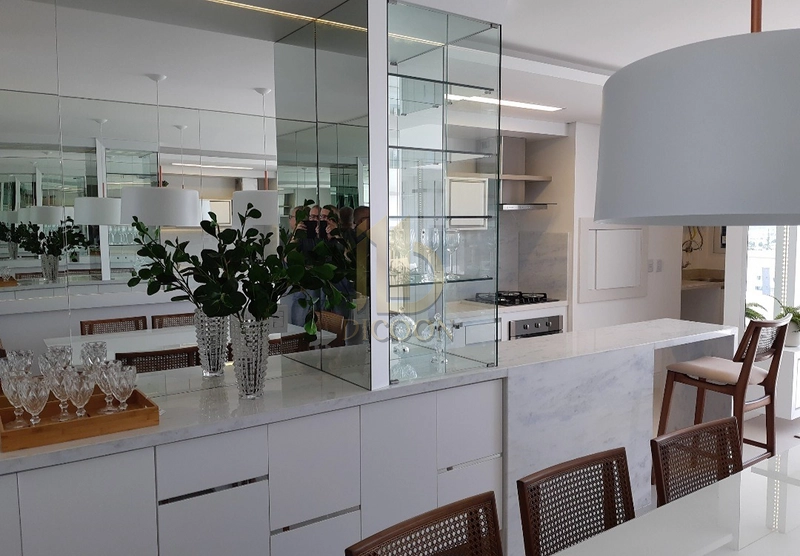 Apartamento de Alto Padrão com 2 Suítes e Living Amplo: 10ª foto da galeria de imagens do imóvel