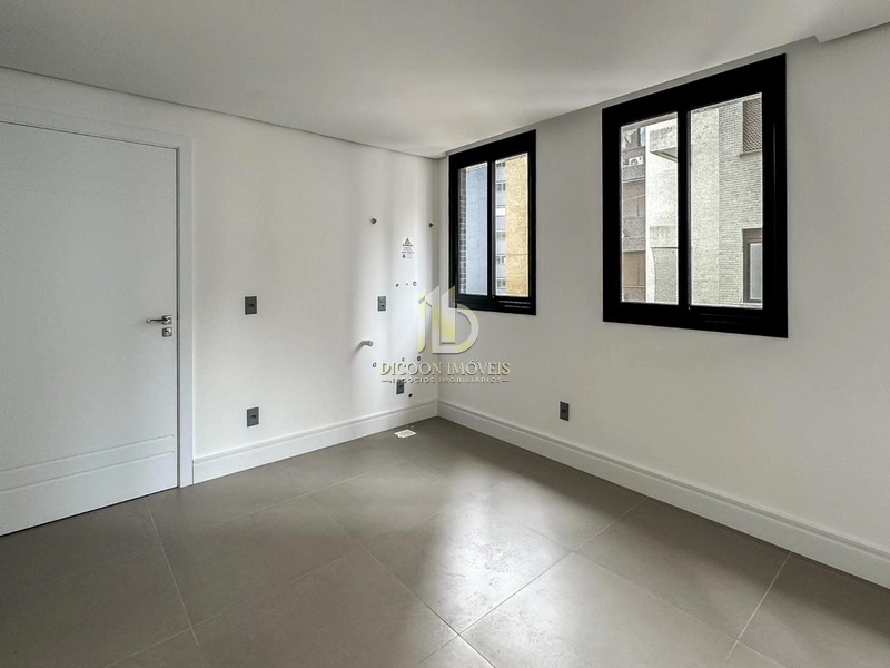 APARTAMENTO NO EDIFICIO PRAÇA QUATRO EM TORRES: 4ª foto da galeria de imagens do imóvel