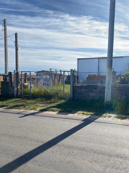Galpão para alugar com 140m² de área construída.: 2ª foto da galeria de imagens do imóvel