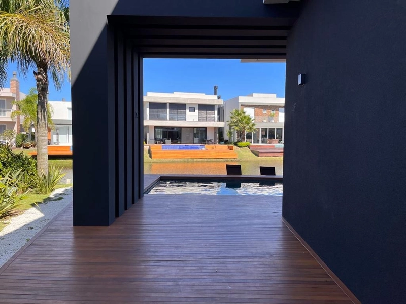 Excelente Casa em Condomínio de 5 Dormitórios em Capão da Canoa: 19ª foto da galeria de imagens do imóvel