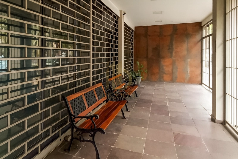 Studio Reformado em Frente à UFRGS: Conforto no Coração de Porto Alegre: 2ª foto da galeria de imagens do imóvel