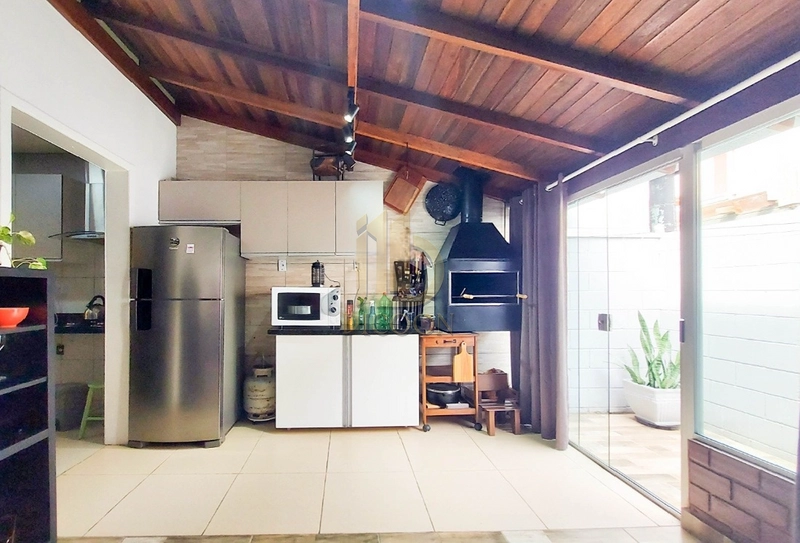 Sobrado Mobiliado em Condomínio Fechado em Canoas – Conforto, Segurança e Qualidade de Vida: 15ª foto da galeria de imagens do imóvel