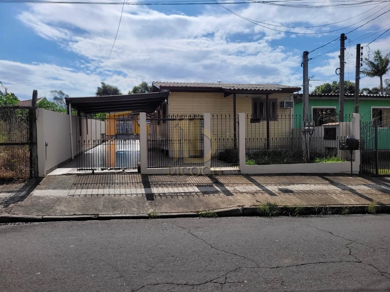 Casa com 4 quartos à venda : 2ª foto da galeria de imagens do imóvel