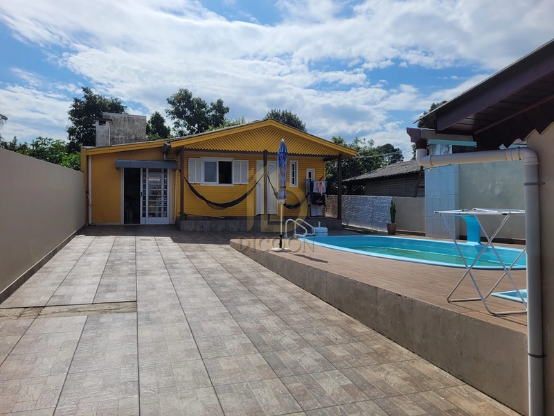 Casa com 4 quartos à venda : 1ª foto da galeria de imagens do imóvel