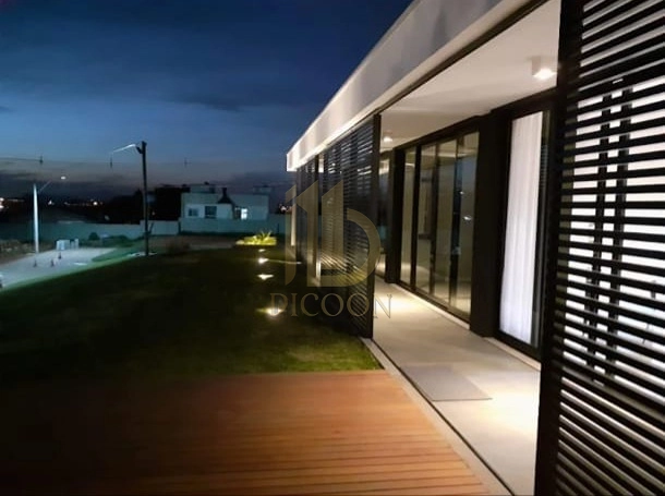 Casa de 2 Dormitórios em Condomínio Fechado : 3ª foto da galeria de imagens do imóvel